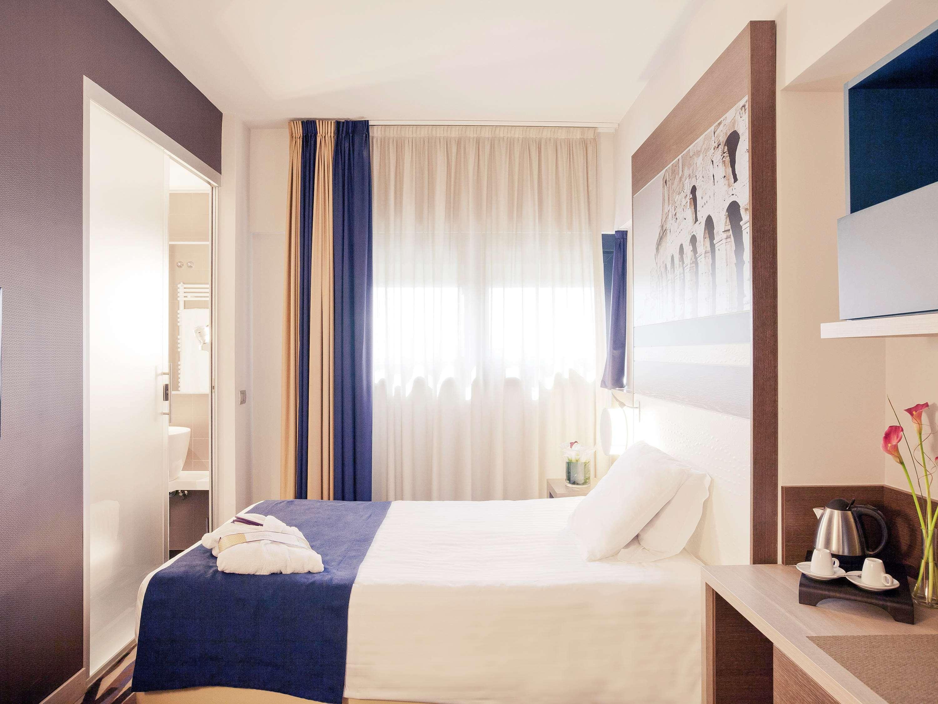 Mercure Roma Centro Colosseo Esterno foto