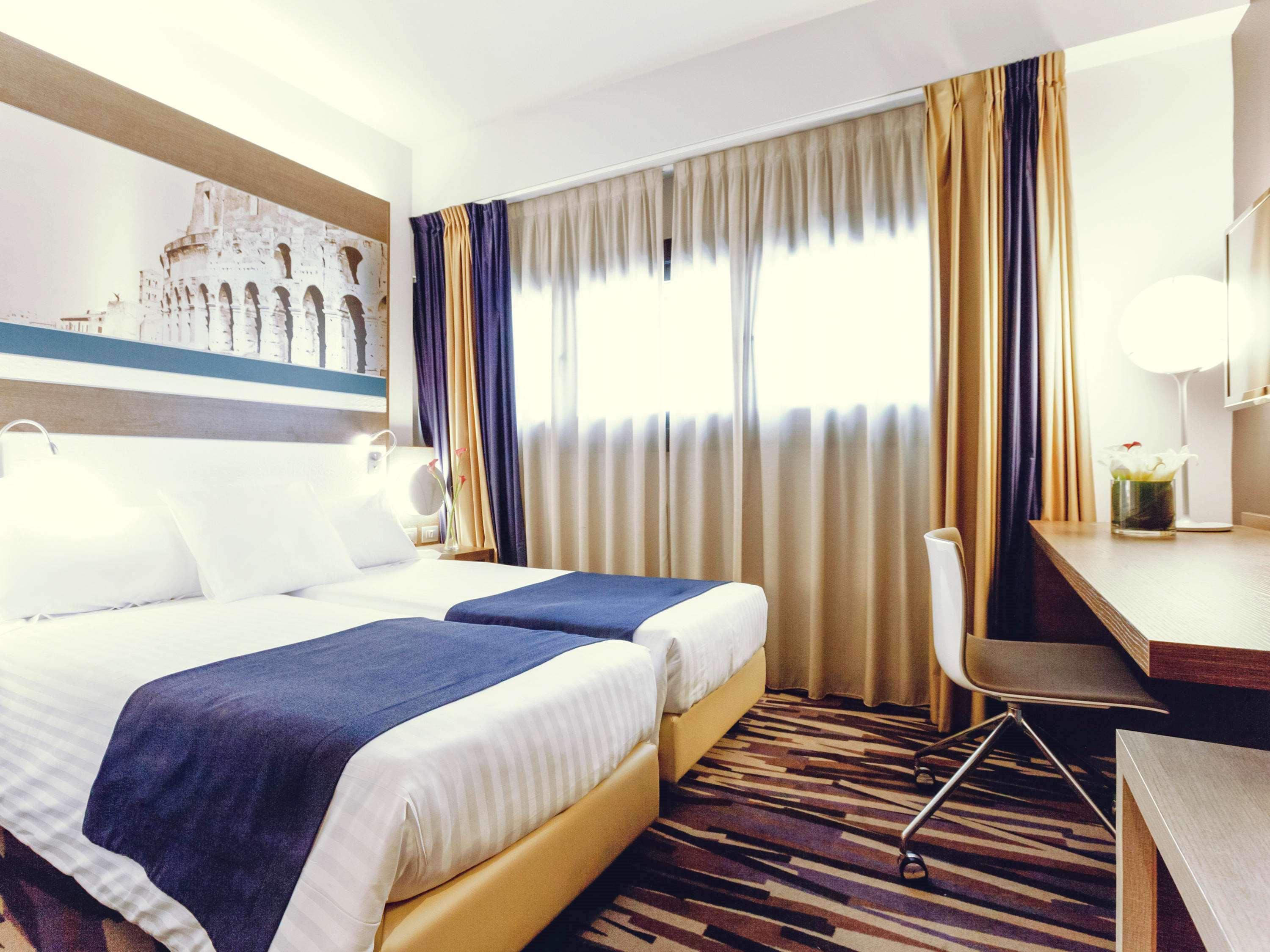 Mercure Roma Centro Colosseo Esterno foto