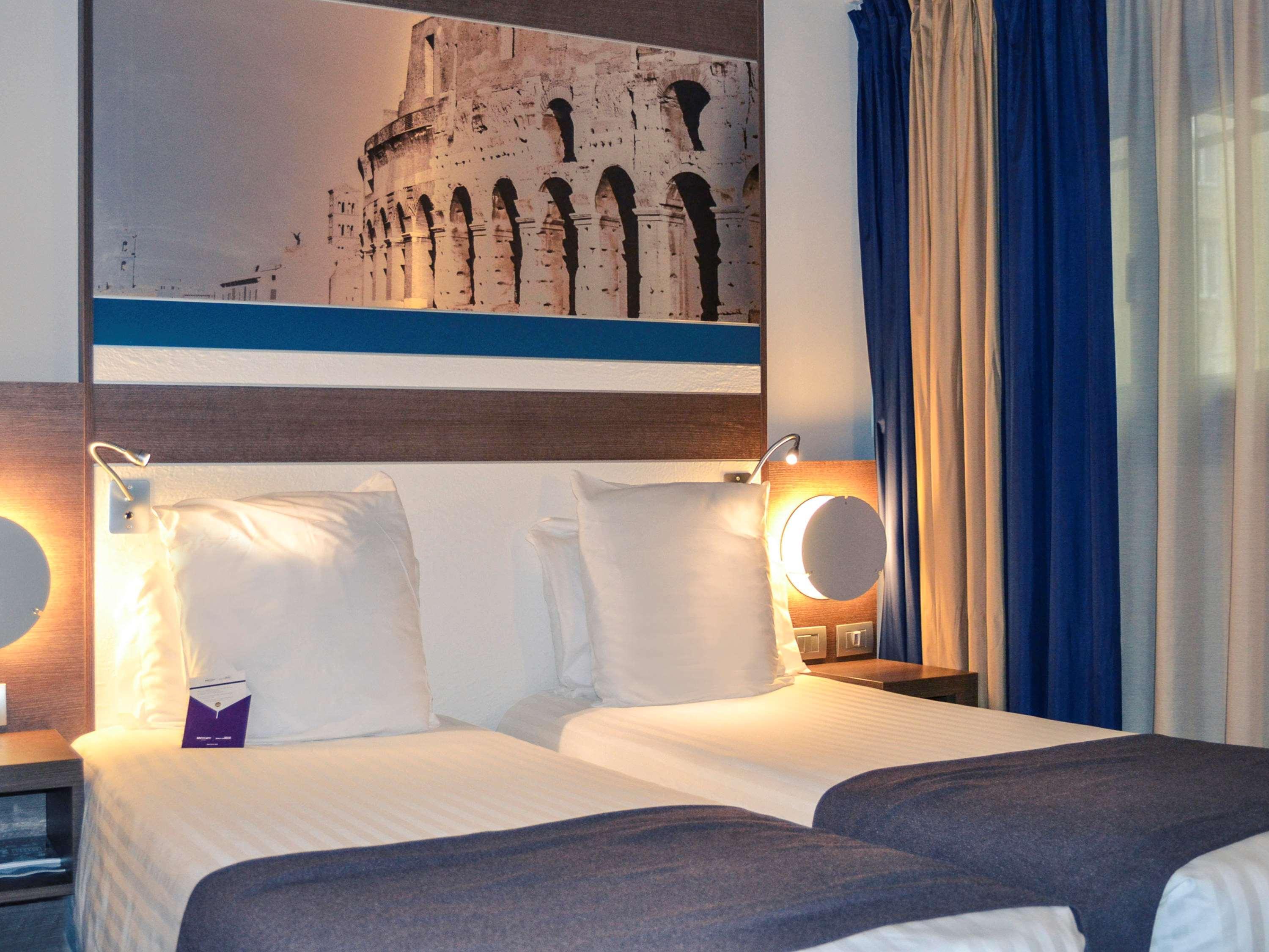 Mercure Roma Centro Colosseo Esterno foto