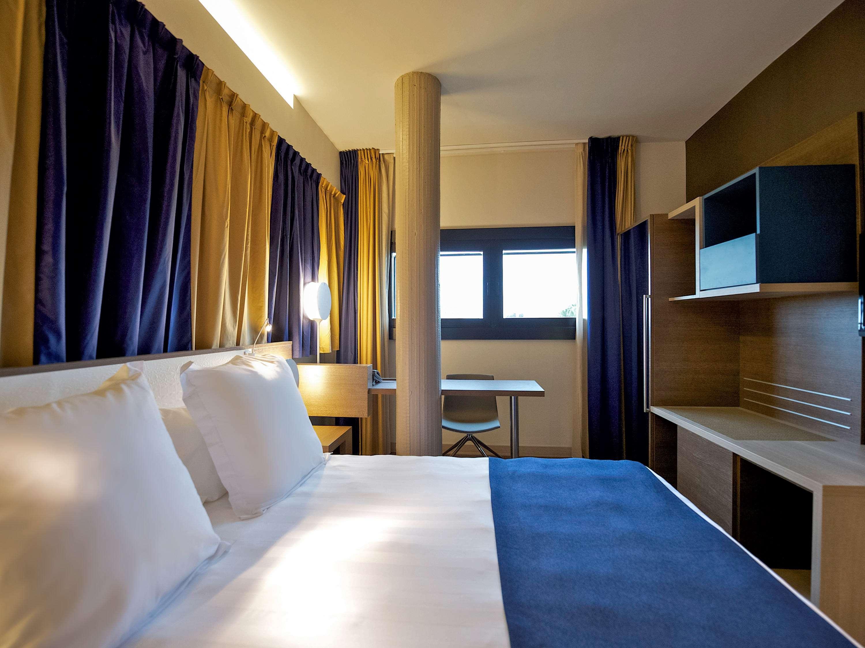 Mercure Roma Centro Colosseo Esterno foto
