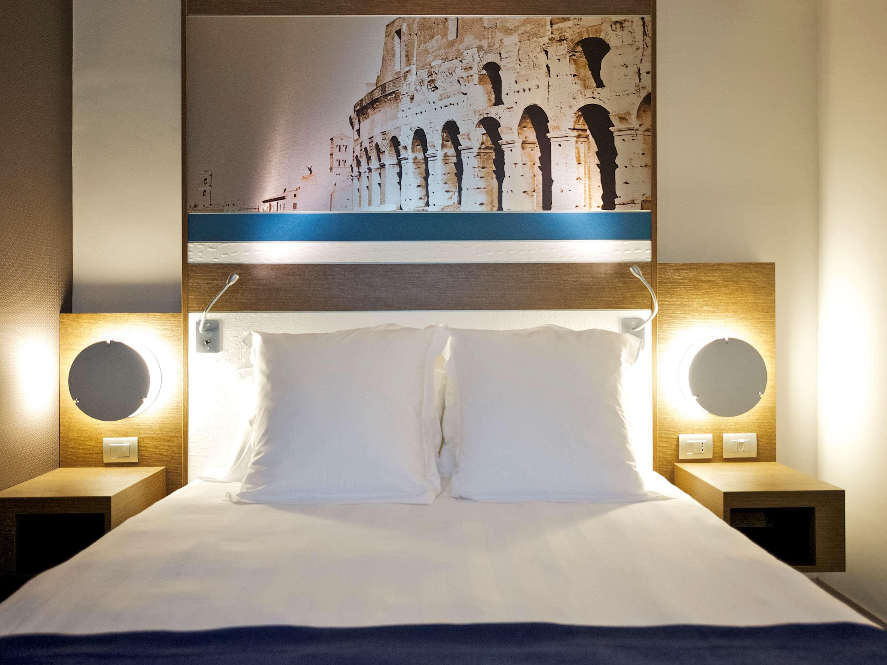 Mercure Roma Centro Colosseo Esterno foto