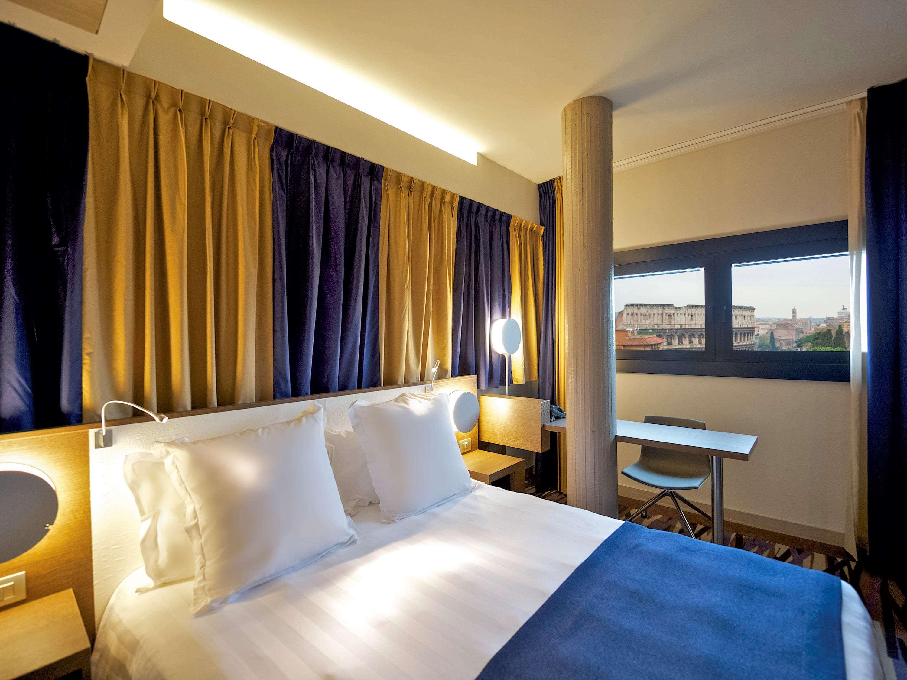 Mercure Roma Centro Colosseo Esterno foto