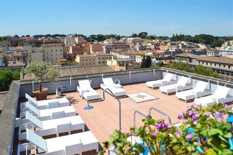 Mercure Roma Centro Colosseo Esterno foto