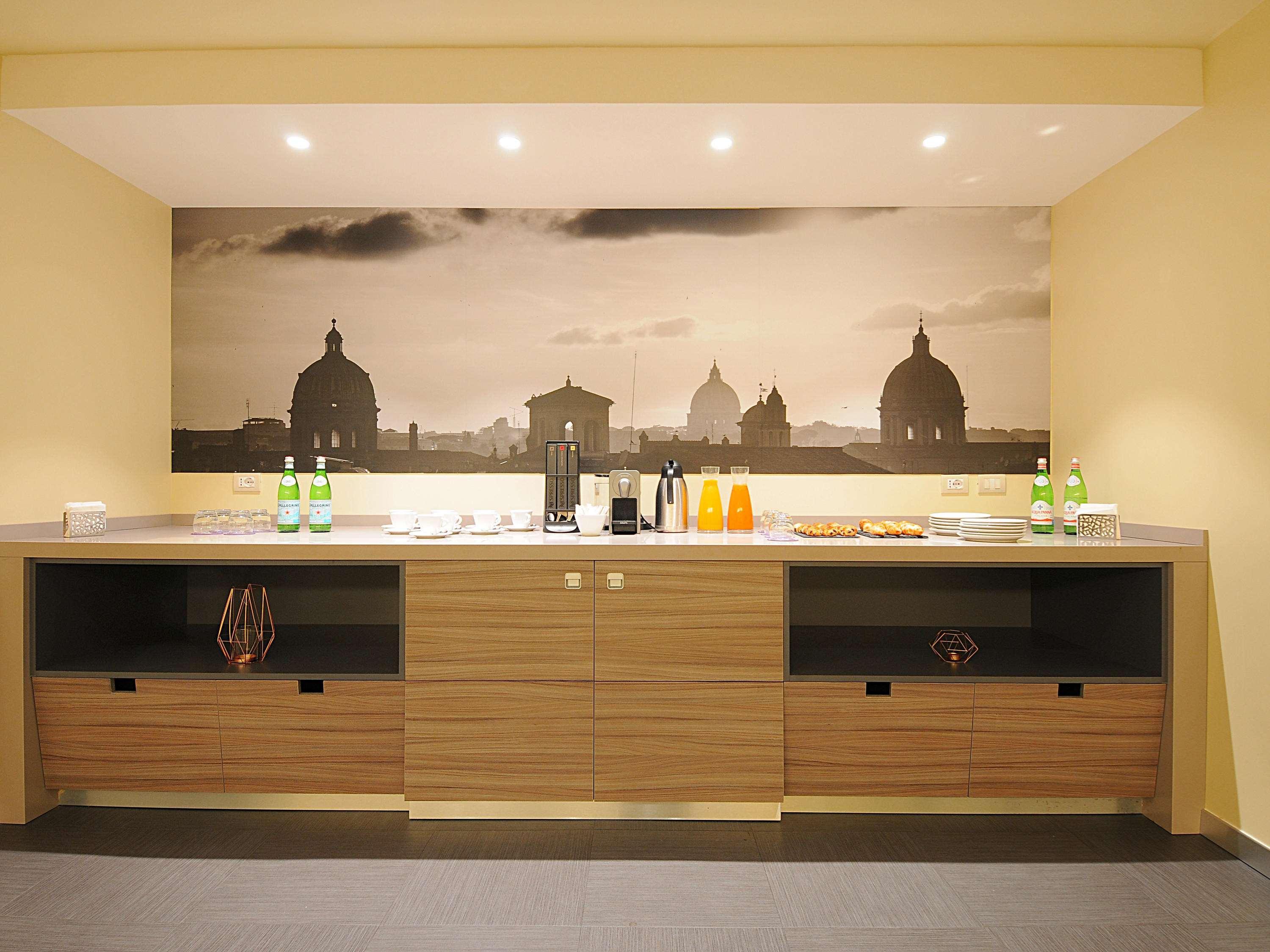 Mercure Roma Centro Colosseo Esterno foto
