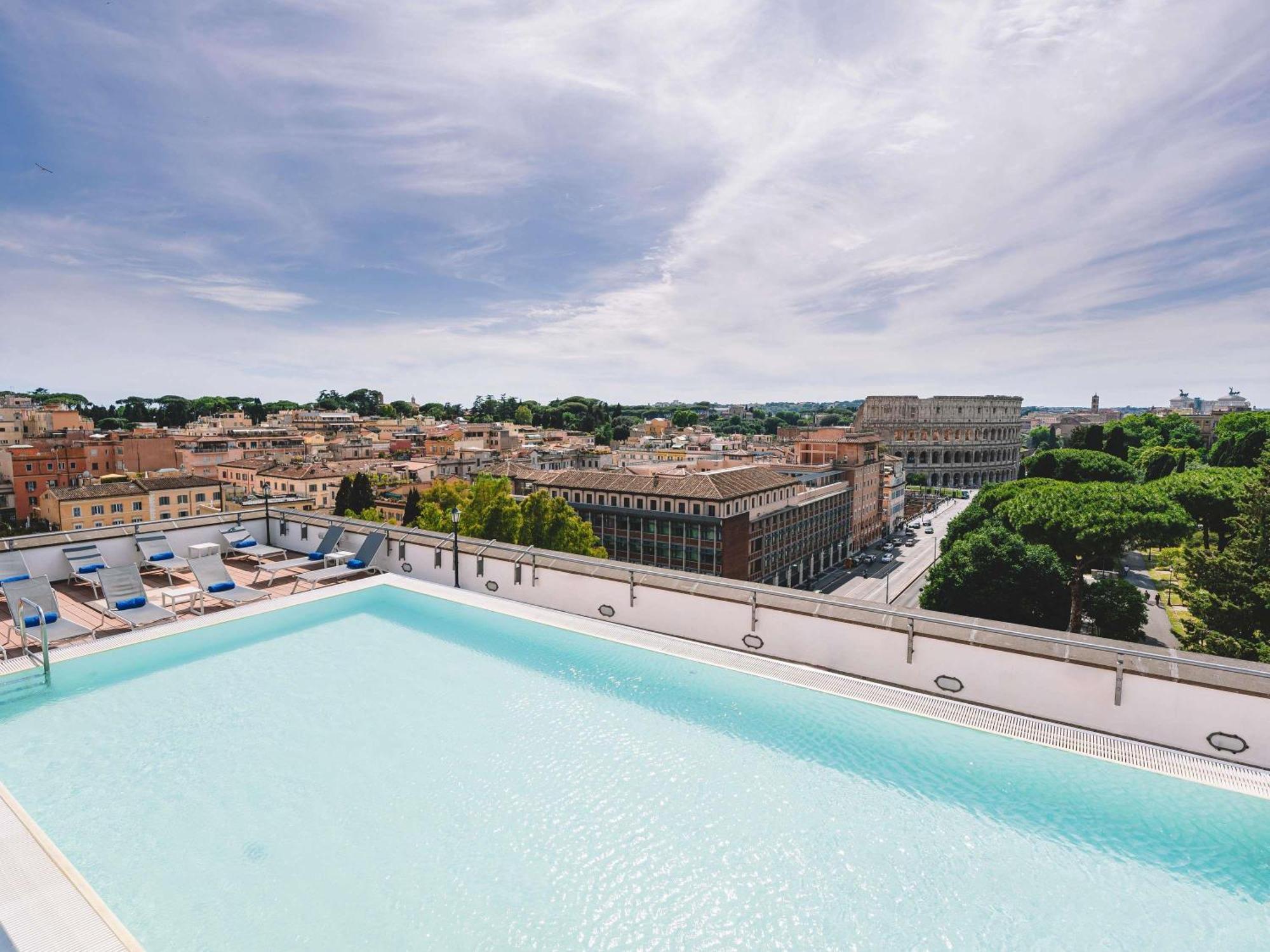 Mercure Roma Centro Colosseo Esterno foto