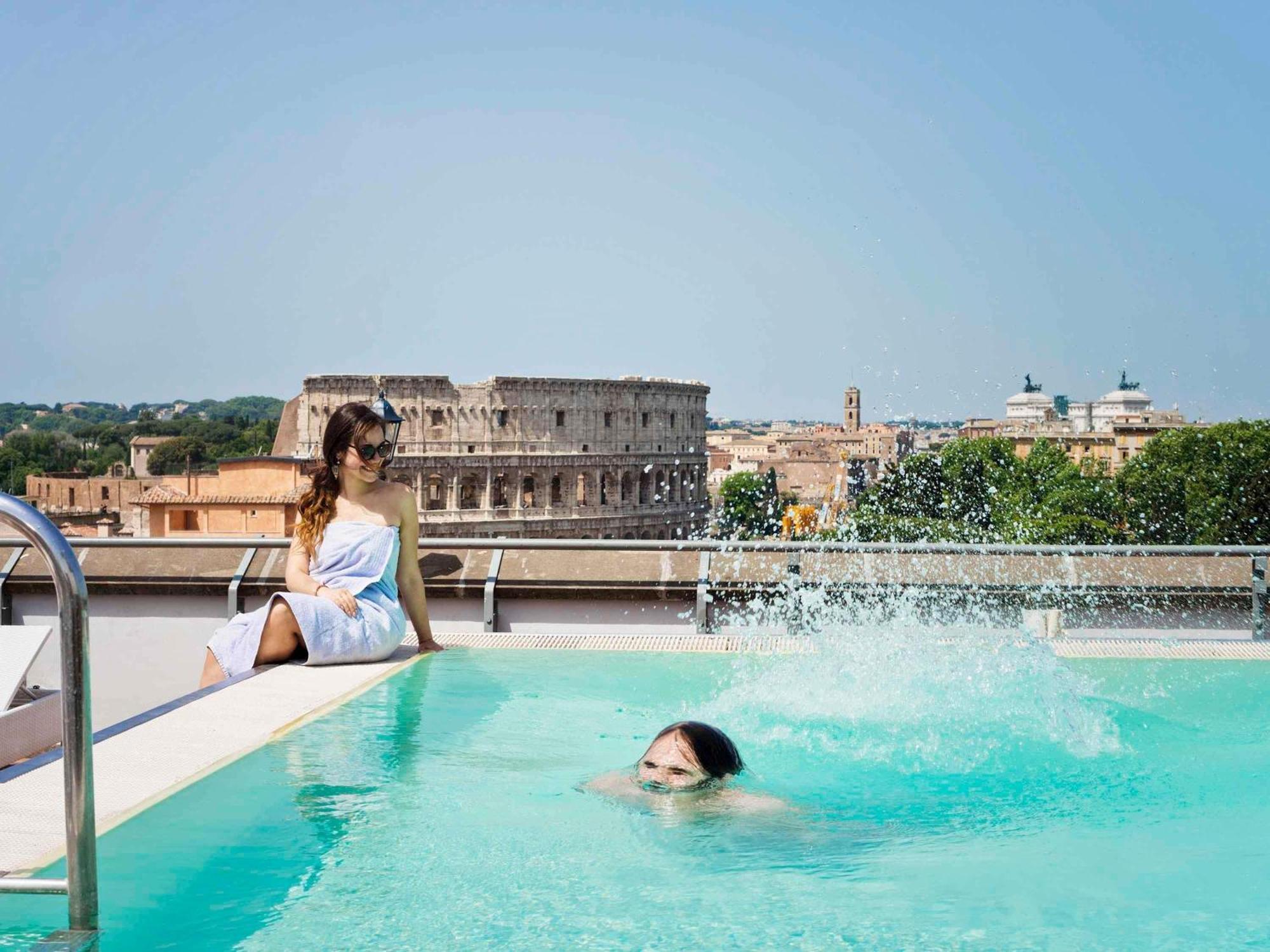 Mercure Roma Centro Colosseo Esterno foto