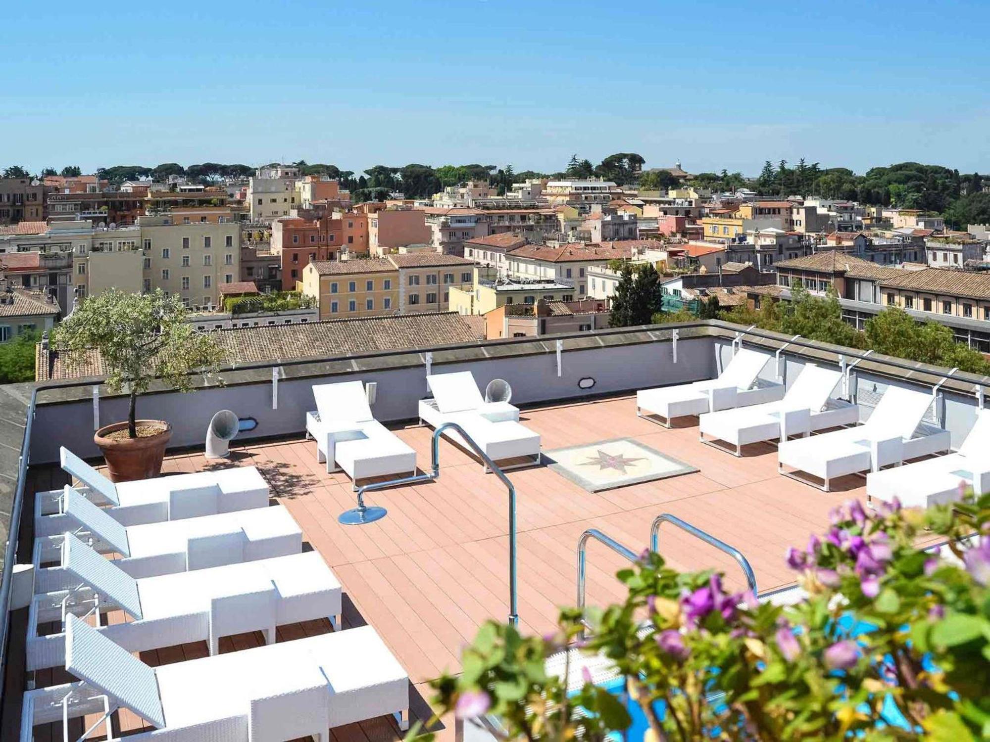 Mercure Roma Centro Colosseo Esterno foto