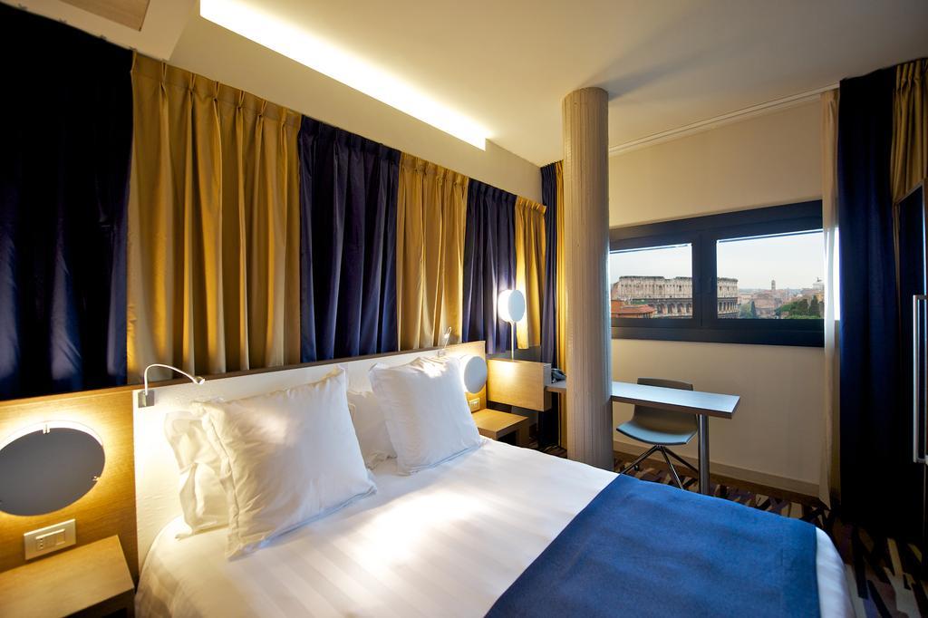 Mercure Roma Centro Colosseo Esterno foto